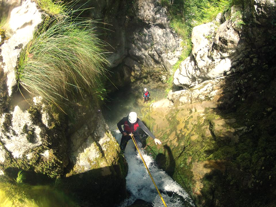 Barranquismo en el río Sembrado en Cantabria