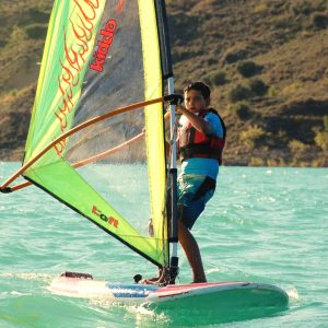 Curso de windsurf  adultos en el Embalse de Alloz