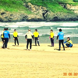 Curso de perfeccionamiento de surf en Zierbena