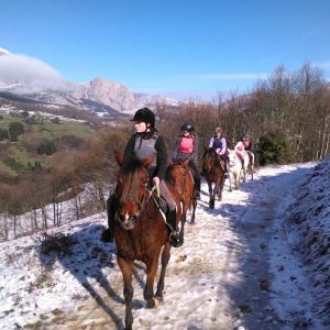 Rutas a caballo por la Sierra de Boria en San Vicente de la Barquera
