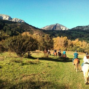 Rutas a caballo por la Sierra de Boria en San Vicente de la Barquera
