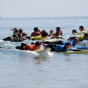 Curso de surf en la Playa de Berria en Cantabria