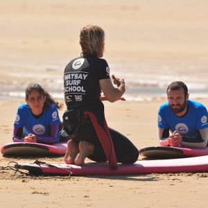 Curso de surf en la Playa de Berria en Cantabria