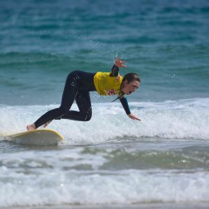 Curso de surf en la Playa de Berria en Cantabria