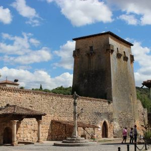 Exposición de época en Covarrubias