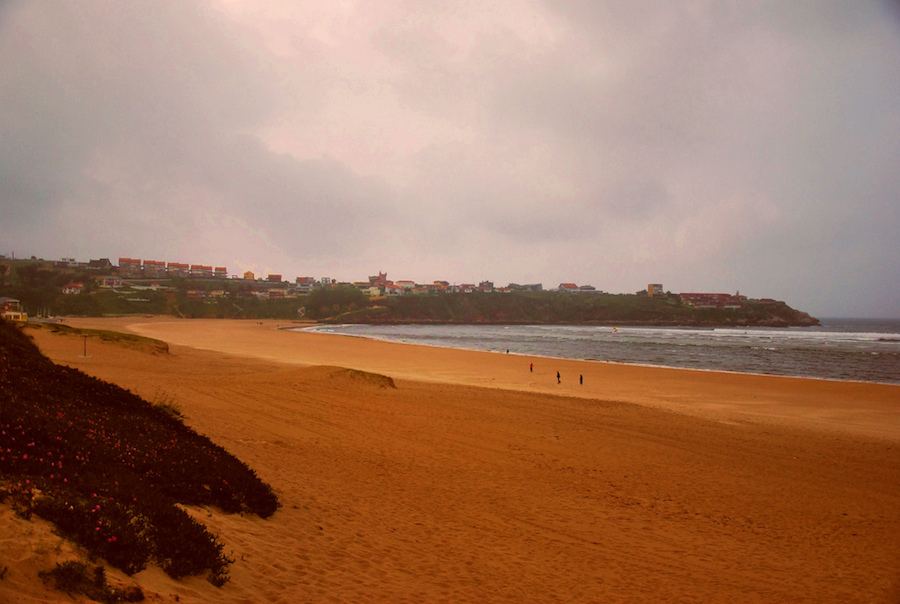 Playa de la Concha en Suances al atardecer