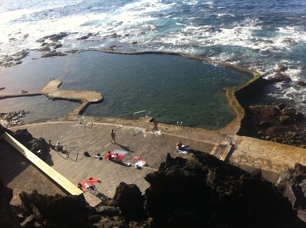 Piscina natural de la Maceta en la Isla de El Hierro