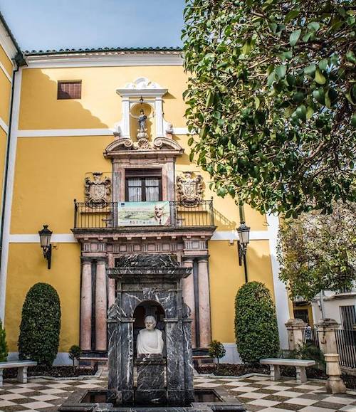 Entrada al museo Aguilar y Eslava en Cabra en Córdoba