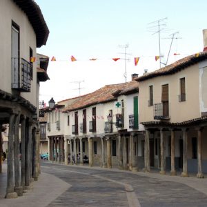 La plaza porticada en Ampudia