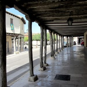 La plaza porticada en Ampudia