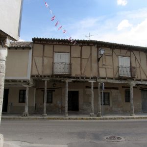 La plaza porticada en Ampudia