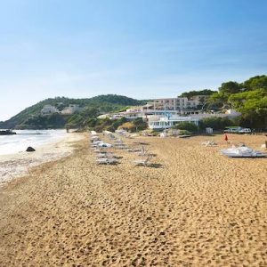 Playa Es Figueral en Santa Eulalia en Ibiza