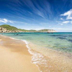 Playa Es Figueral en Santa Eulalia en Ibiza