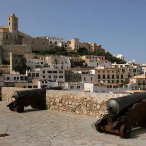 El recinto amurallado de Dalt Vila en Ibiza