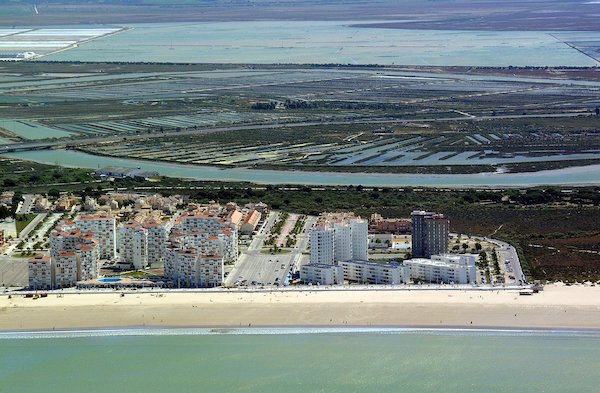 Imagen de la Playa de Valdevaqueros en El Puerto de Santa María en Cádiz