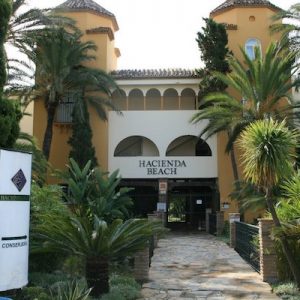 Alquiler de apartamentos en primera línea de playa en Estepona