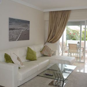Alquiler de apartamentos en primera línea de playa en Estepona