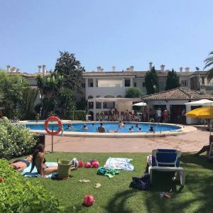 Alquiler de apartamentos en primera línea de playa en Estepona