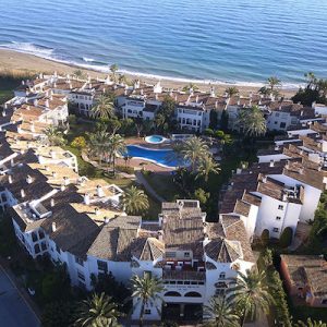 Alquiler de apartamentos en primera línea de playa en Estepona