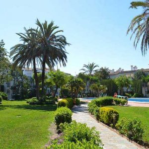 Alquiler de apartamentos en primera línea de playa en Estepona
