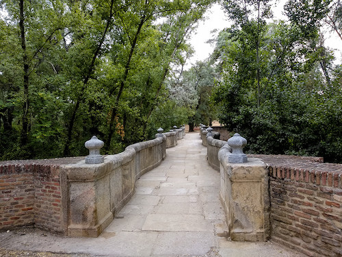 Puente en la Casa de Campo en Madrid