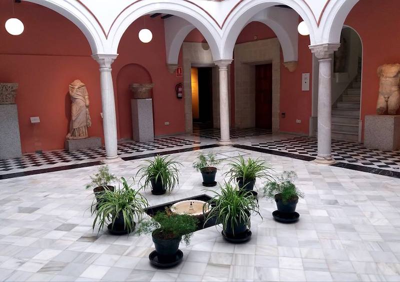 Claustro interior en el Museo Arqueológico Municipal de Jerez de la Frontera
