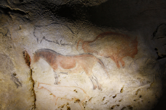 Figuras de animales en la cueva de Ekain