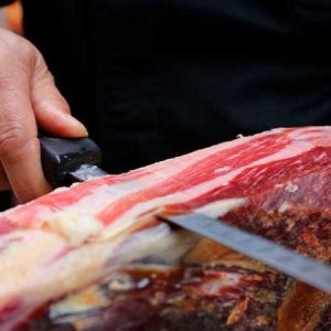 Salón del jamón ibérico en Jerez de los Caballeros