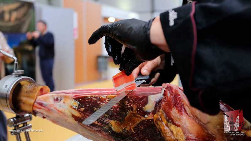 Jamón en la feria del jamón ibérico en Jerez de los Caballeros en Badajoz