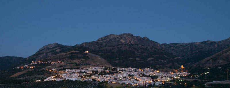 Vista de Cazorla nocturna en la provincia de Jaén