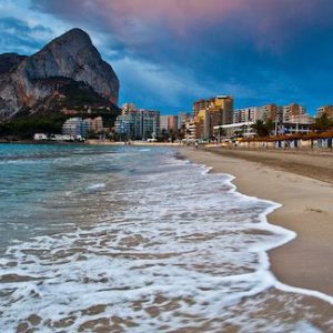 La playa de Levante en Calpe