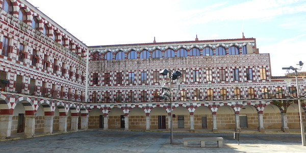 Colores de la Plaza Alta en Badajoz en Extremadura