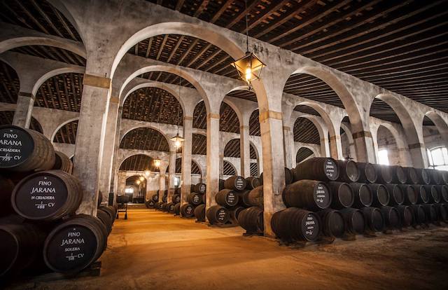 Interior de las bodegas Lustau en Jerez de la Frontera