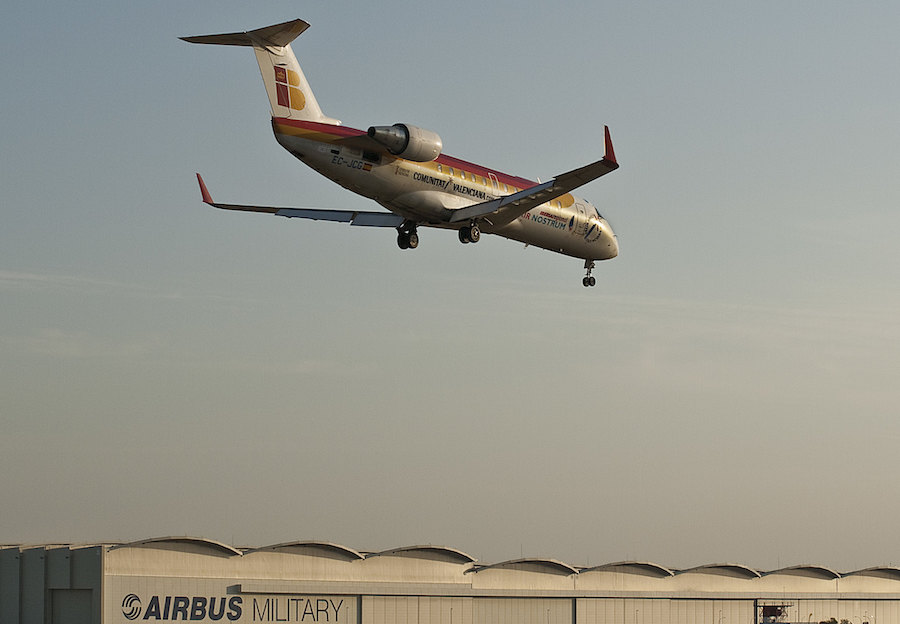 Aterrizaje de un avión en Sevilla