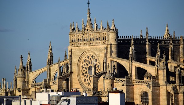 Fachada de la catedral de Sevilla en Andalucía