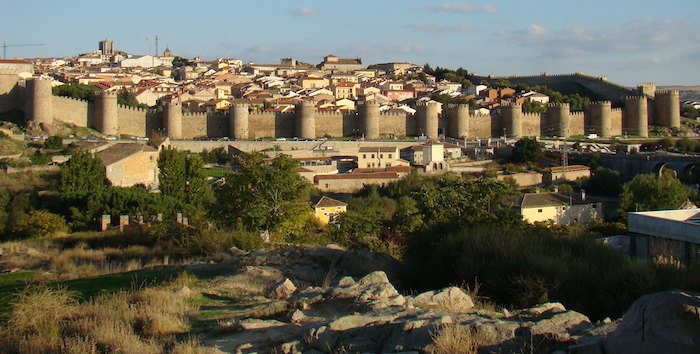 Vista de las murallas de Avila