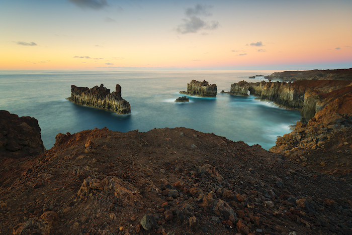 Vista de los acantilados en la Isla de El Hierro