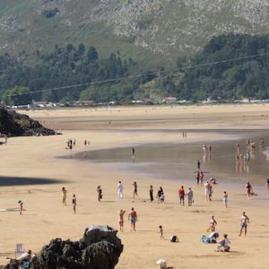 La playa de Arenillas en Islares