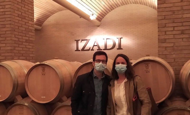 Visitantes a la bodega Izadi en Alava