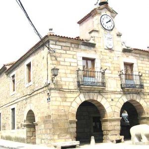Edificio de la casa consistorial en el Barraco