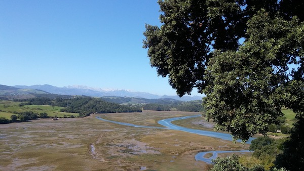 Vistas de los aledaños de San Vicente de la Barquera en Cantabria