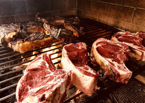Carne a la parrila del restaurante Fangaloka en Getxo en el País Vasco