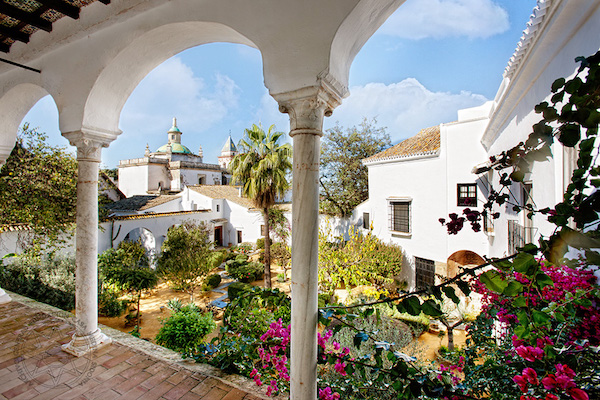 Vista de los jardines del palacio de los Guzmán en Sanlúcar de Barrameda