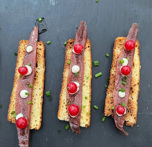 Anchoas de la feria de Santoña en Cantabria