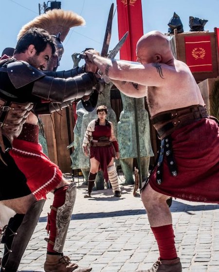 lucha de gladiadores en las la fiesta romana de las Tierras de Iranzu en Navarra