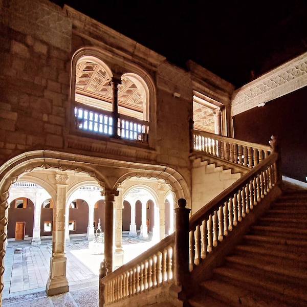 Escalinata del palacio de Avellaneda e