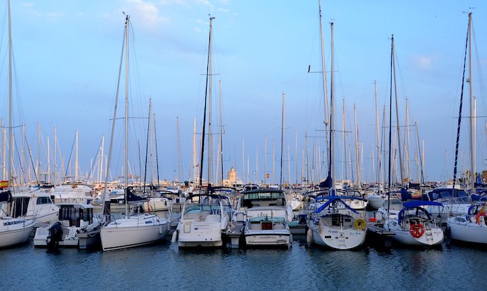 Barcos en Puerto Sherry en el Puerto de Santa María