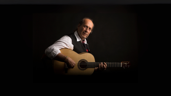 Paco de Lucía con su guitarra Española